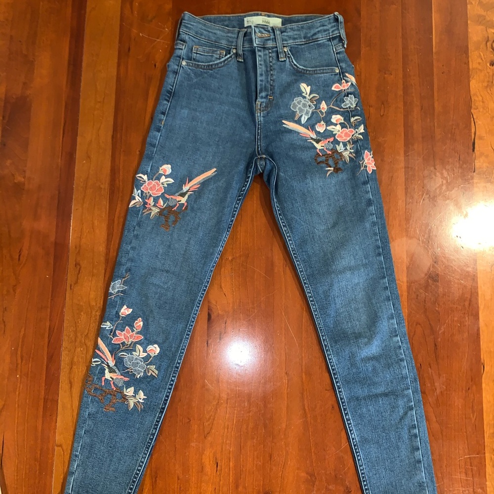 TOPSHOP Rare Floral Embroidered Jeans!!